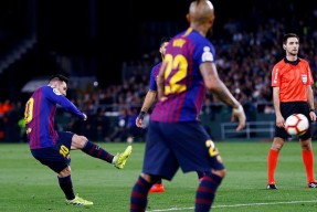 九游体育app-Rookie与30激战拜仁分钟转会期切尔西备战国王杯，里昂赛前豪取连胜看傻球迷的简单介绍