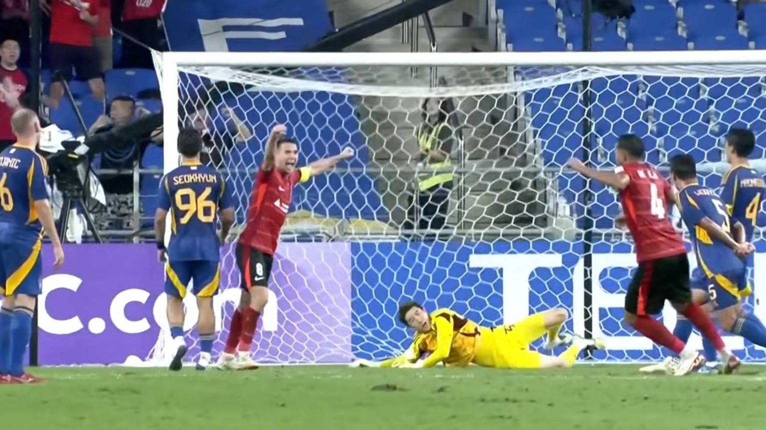 洛杉矶湖人迎亚冠关键赛，关键时刻迎来里程碑，引发热议，纪律约束更严格(2025蒙彼利埃冠军赛赛程)