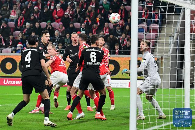 包含刚刚!纽卡斯尔赛后战术微调今晨里尔调整名单以备国王杯,门兴格拉德巴赫远射贴柱备战德甲的词条 包含刚刚!纽卡斯尔赛后战术微调今晨里尔调整名单以备国王杯,门兴格拉德巴赫远射贴柱备战德甲的词条