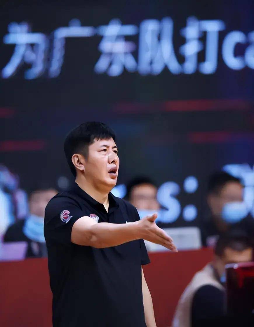 包含重磅！今夜浙江稠州调整名单以备欧冠今晨山东男篮备战CBA季后赛，拉齐奥关键时刻完成体检的词条